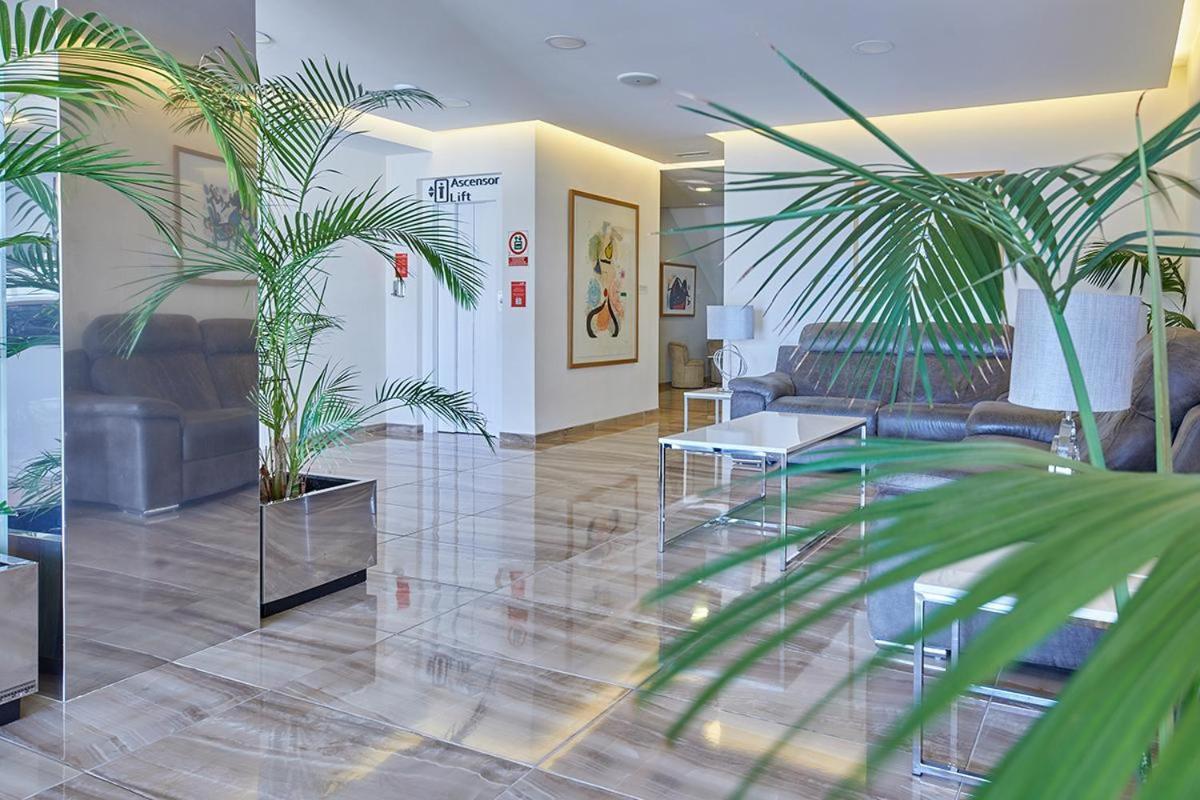 Hotel Joan Miró Museum PMI Exterior foto The hotel has a lobby
