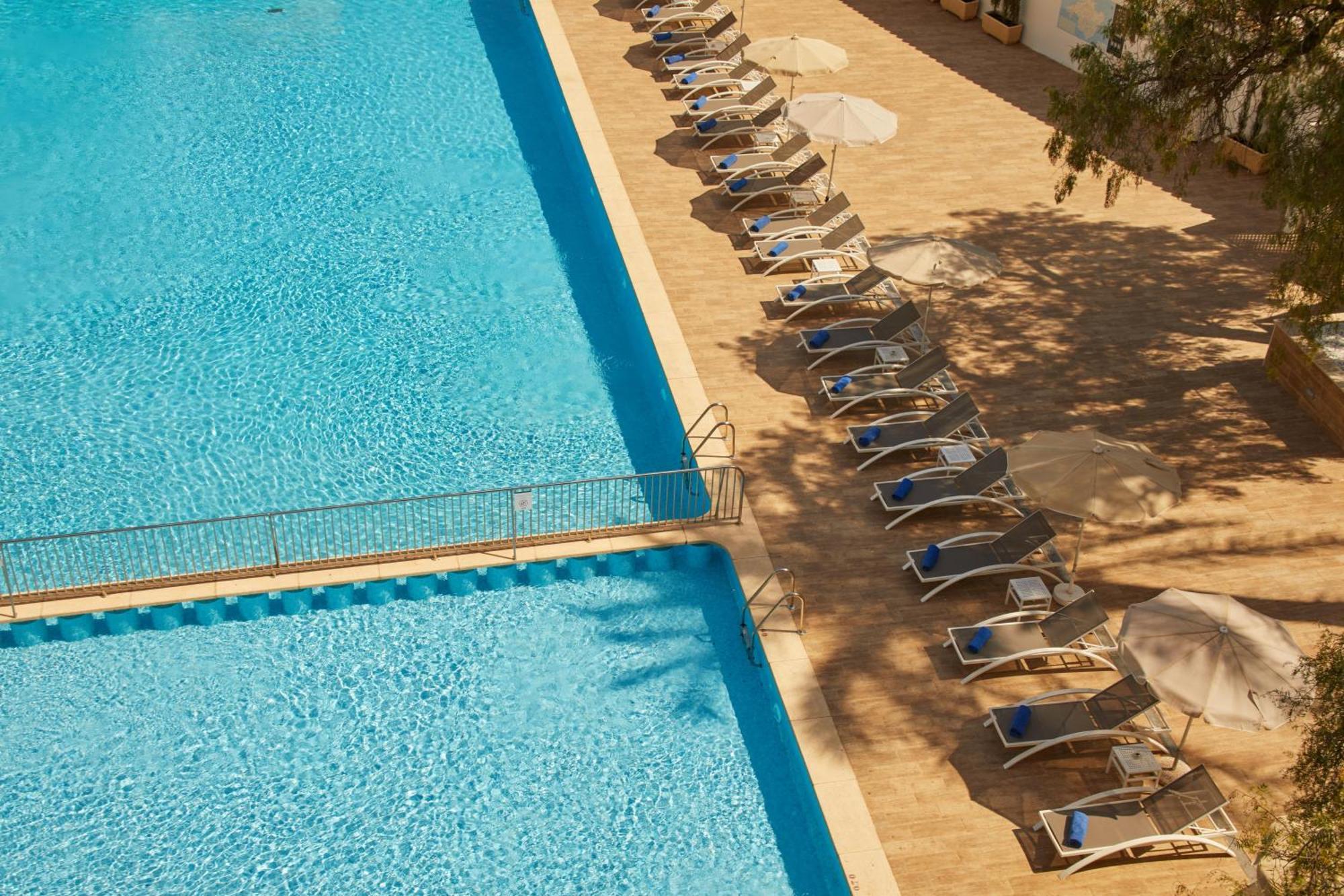 Hotel Joan Miró Museum PMI Exterior foto Swimming pool