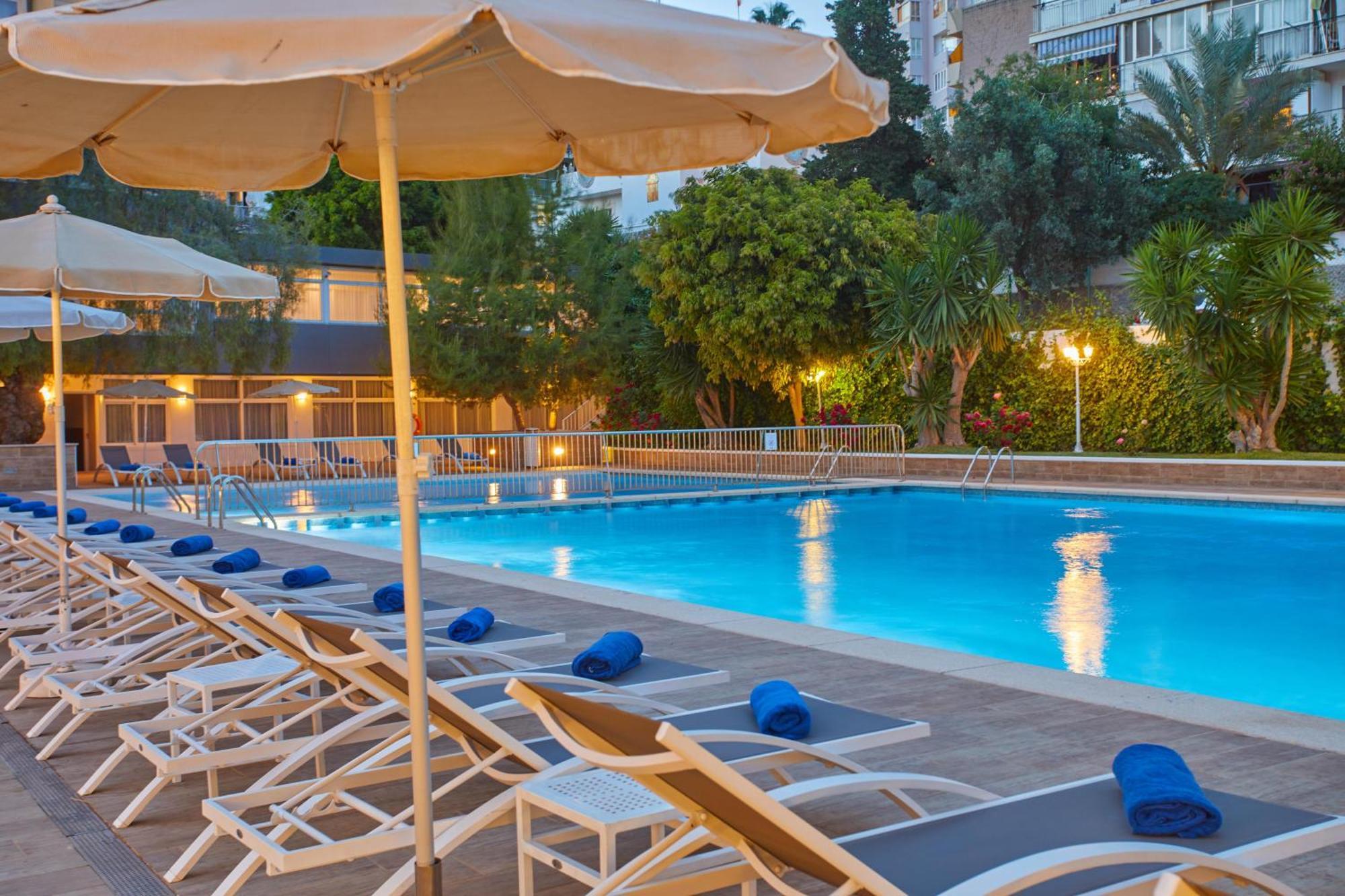 Hotel Joan Miró Museum PMI Exterior foto Swimming pool